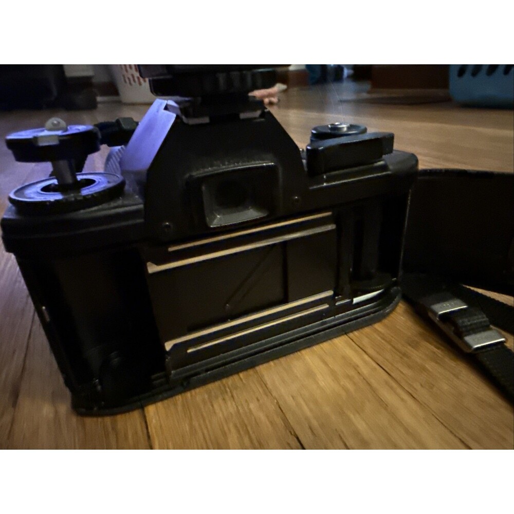 Nikon EM with 80-200mm‎ Vivitar(Kobori) Sunpak Flash Works - Picture 11 of 16